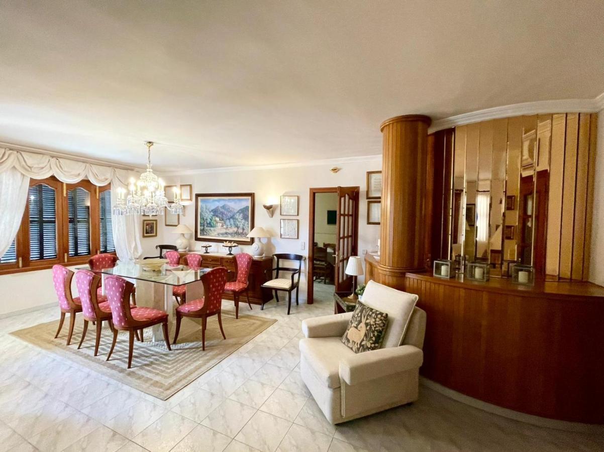 Villa *****villa De Mon Max. 8 Personen, Meerblick + Pool
